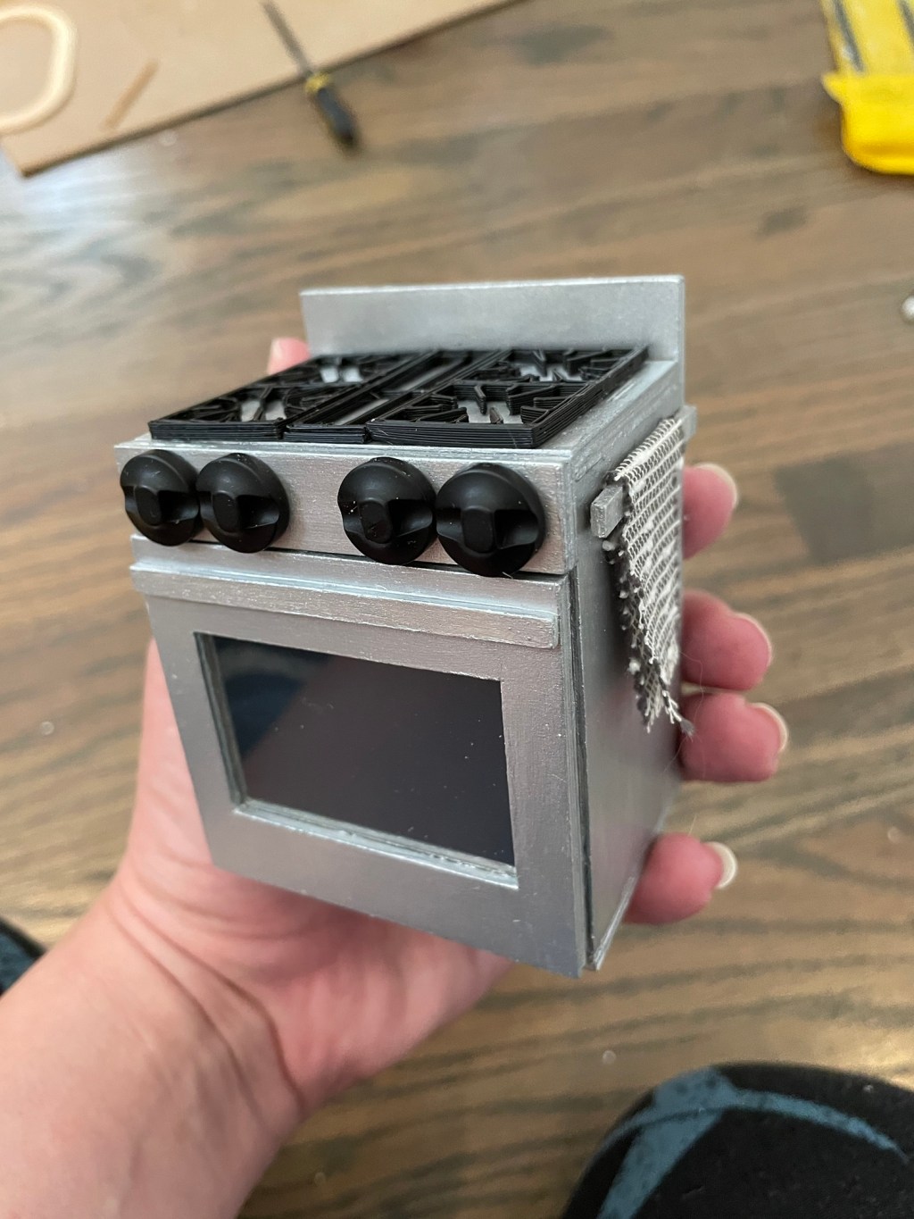 Chelsea Anderson’s 1:12 kitchen&nbsp;stove